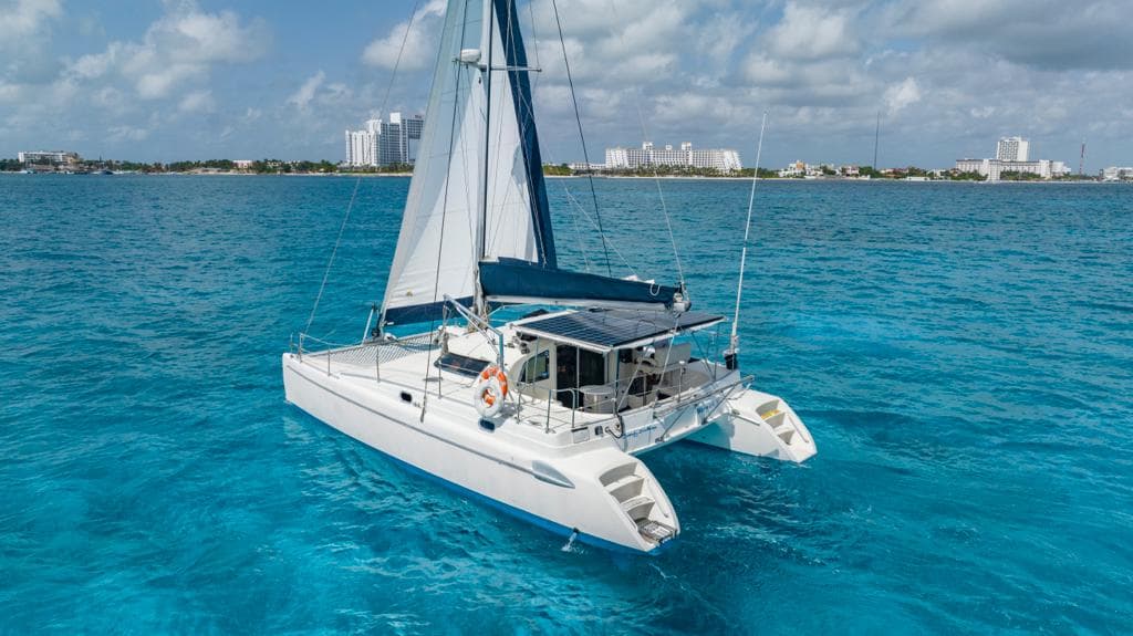 Tour Privado a Isla Mujeres en Catamarán Lady Esther
